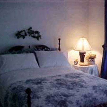 The Confederate House Hotel Savannah Bagian luar foto