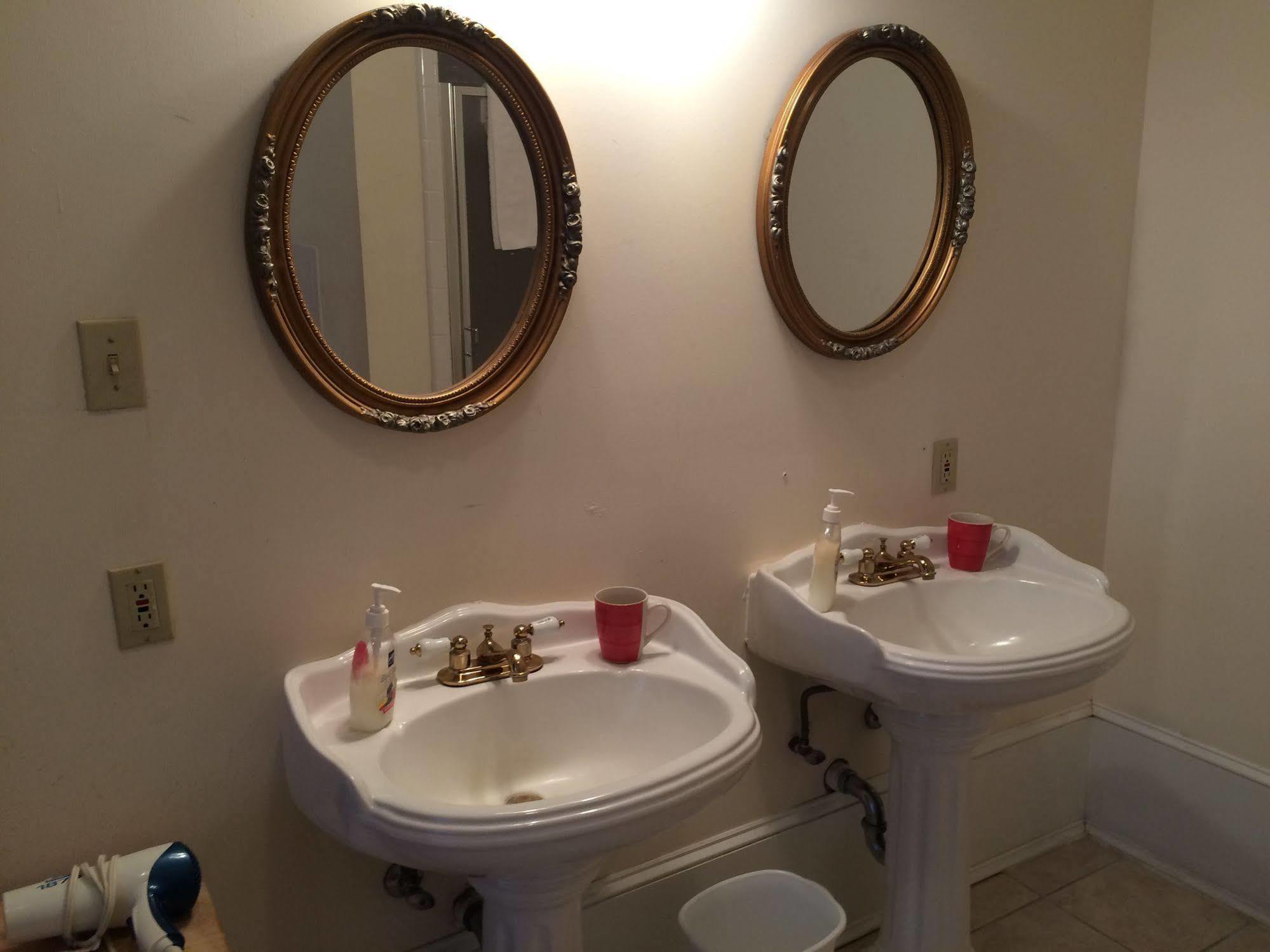 The Confederate House Hotel Savannah Bagian luar foto