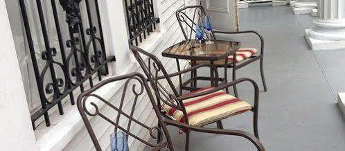 The Confederate House Hotel Savannah Bagian luar foto